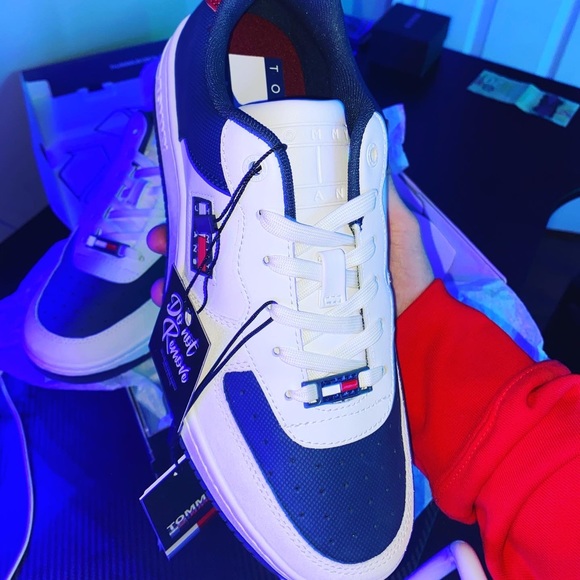 Tommy Hilfiger shoes size 9 - Picture 2 of 8